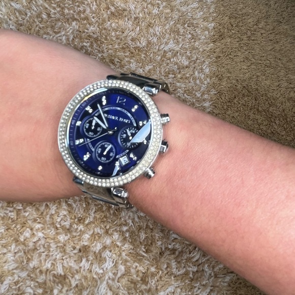 Michael Kors Watch - Picture 7 of 7